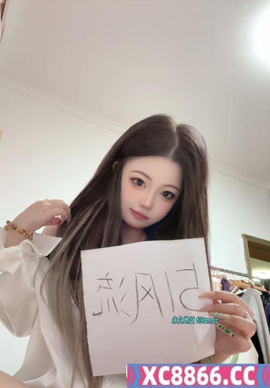 娃娃脸小骚货