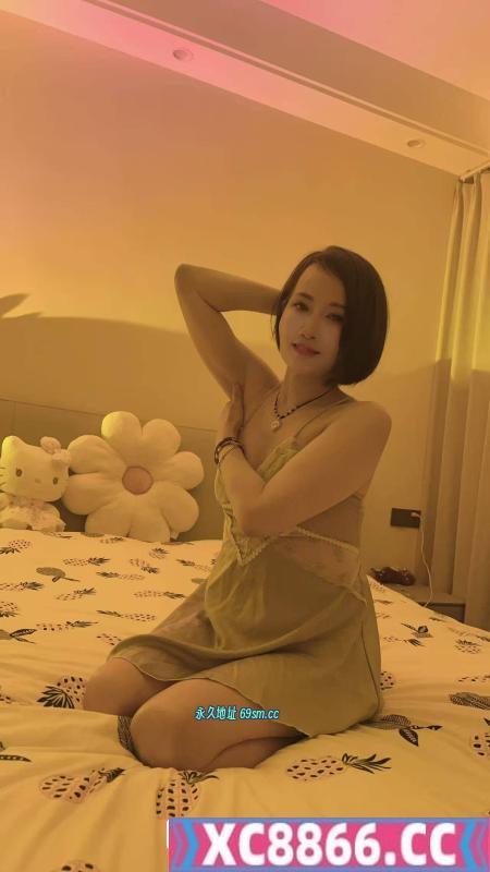 成熟小巧美妇