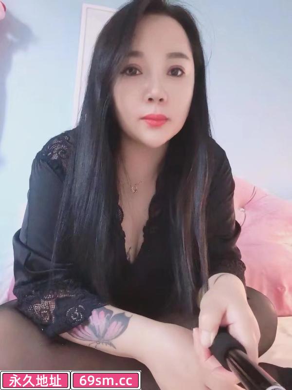 雨花奔放的少妇