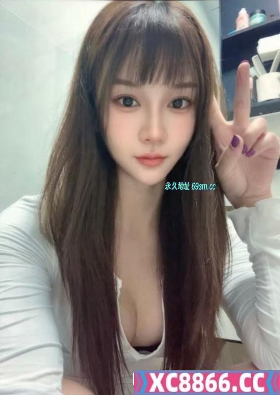 大胸美女炮架子