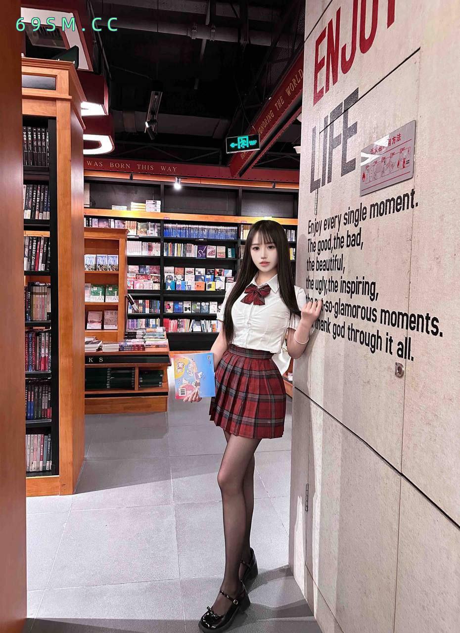 黑丝奶霸