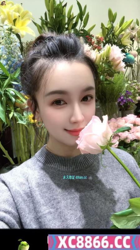 气质绝佳的美女伊伊