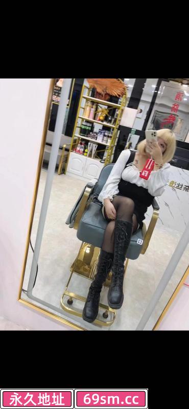 微胖的小姐姐