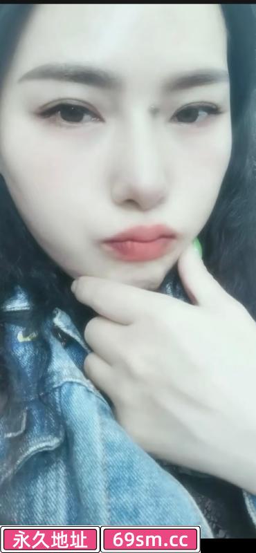 深夜探访钟楼气质少妇