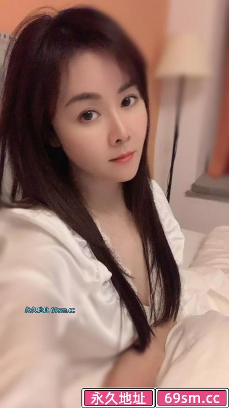 边跳舞边服务的任冉