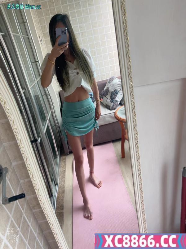 瑜伽小少妇