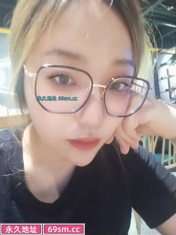 长腿少妇