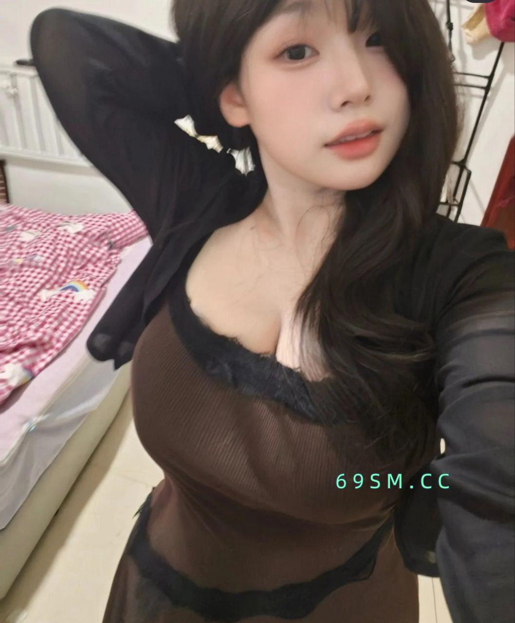 纯情骚翘臀嫩妹