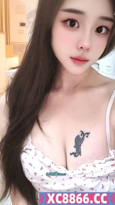 舌吻大胸露露