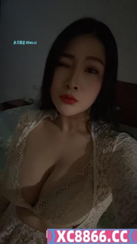 体验胸器美女