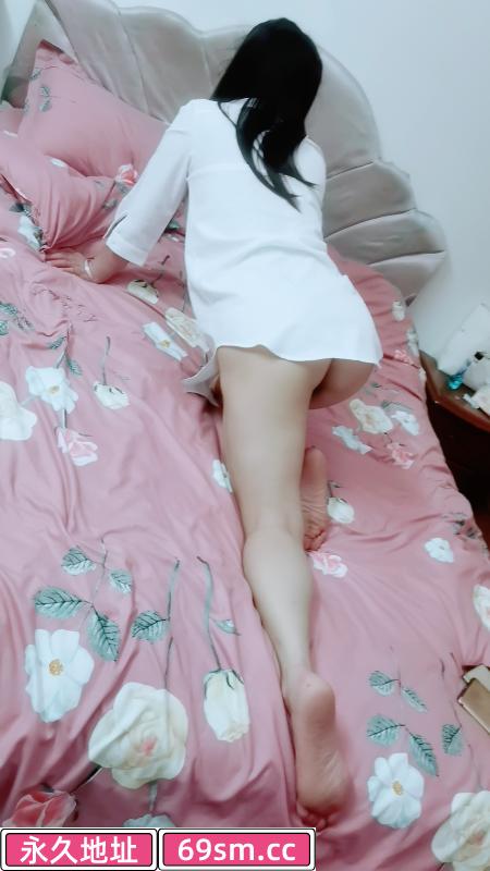 宝山大胸肥臀妹