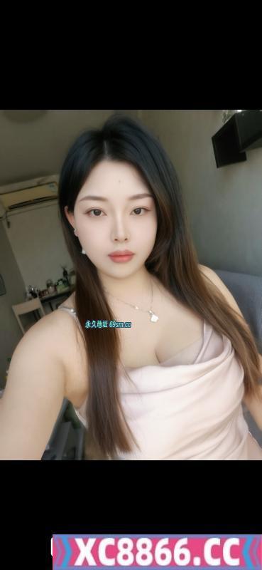 大胸小美女