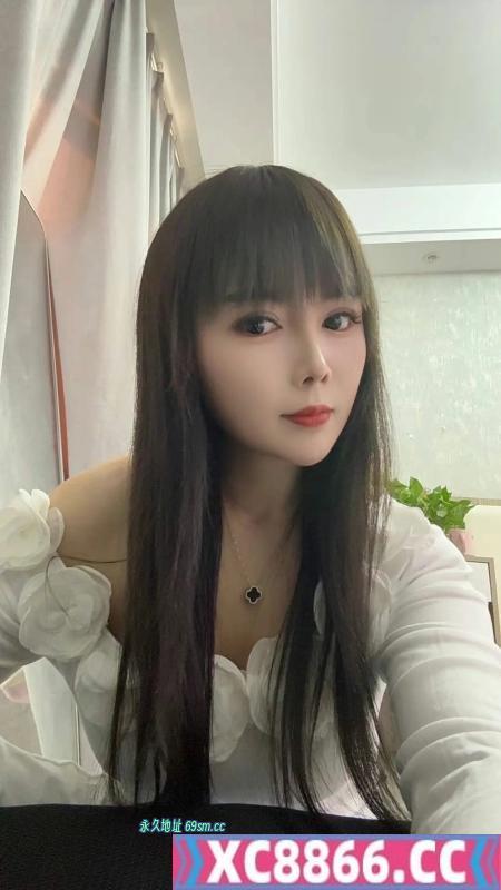 张府园苗条小少妇