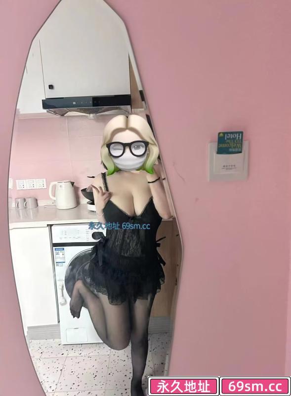 包河粉嫩大胸妹