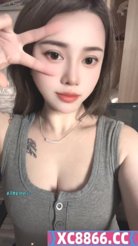 皮肤白奶子大颜值妹妹