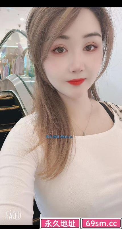 白嫩小嫂子丽莎