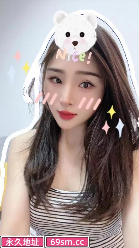 二七白嫩小少妇
