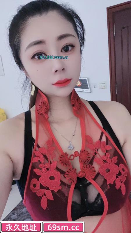 大胸后花园金莲