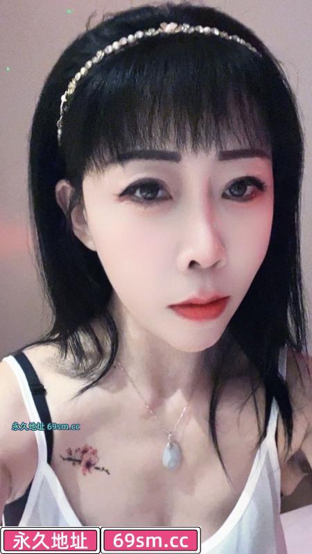 五塘广场服务型少妇