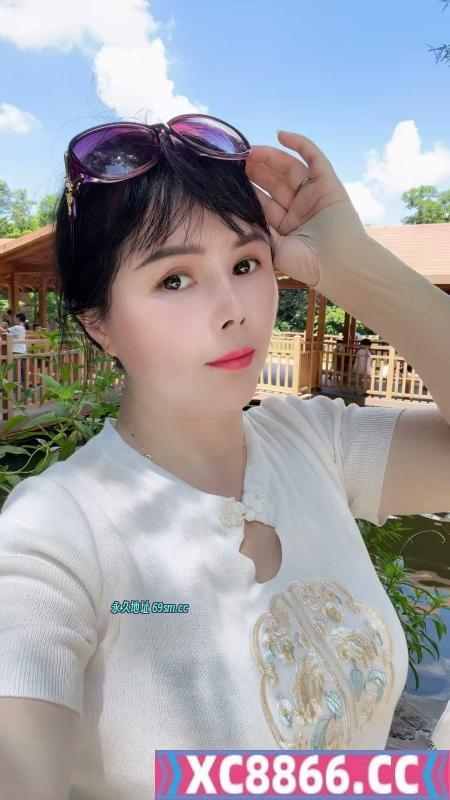 美艳尤物人妻