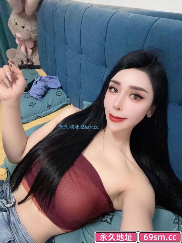 健身开朗的小姐姐