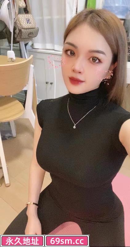 大屁股大胸小骚货