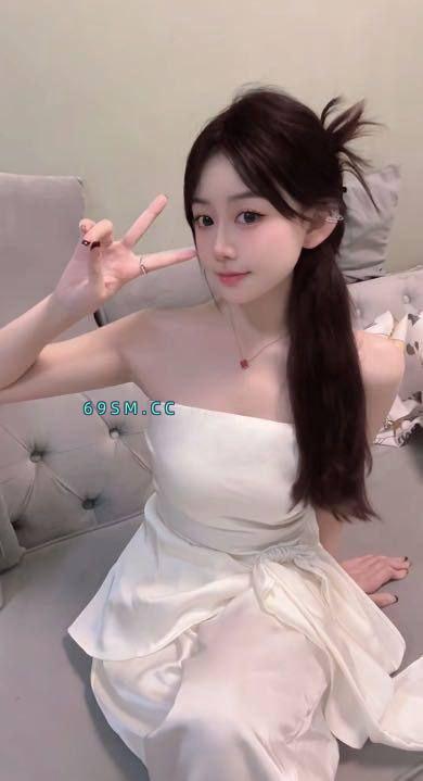 奶白纯欲小姐姐