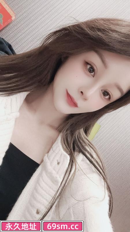 闷骚型的妹子