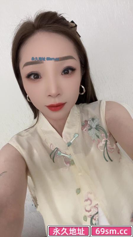 小巧玲珑少妇
