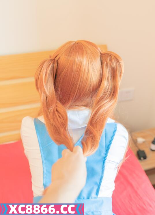 双马尾jk妹子
