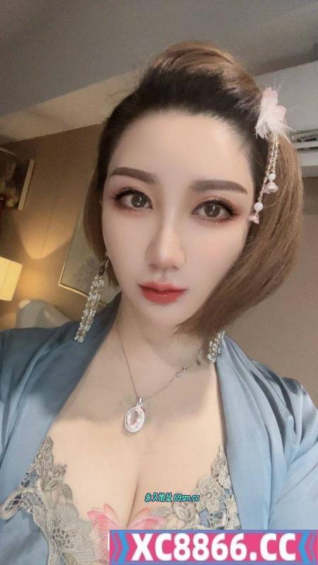 天河珠宝御姐