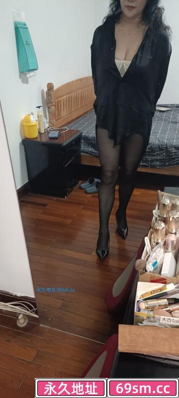 闵行大胸轻熟潘妮