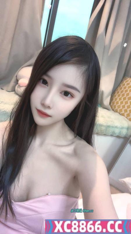 清纯苗条女友感妹子