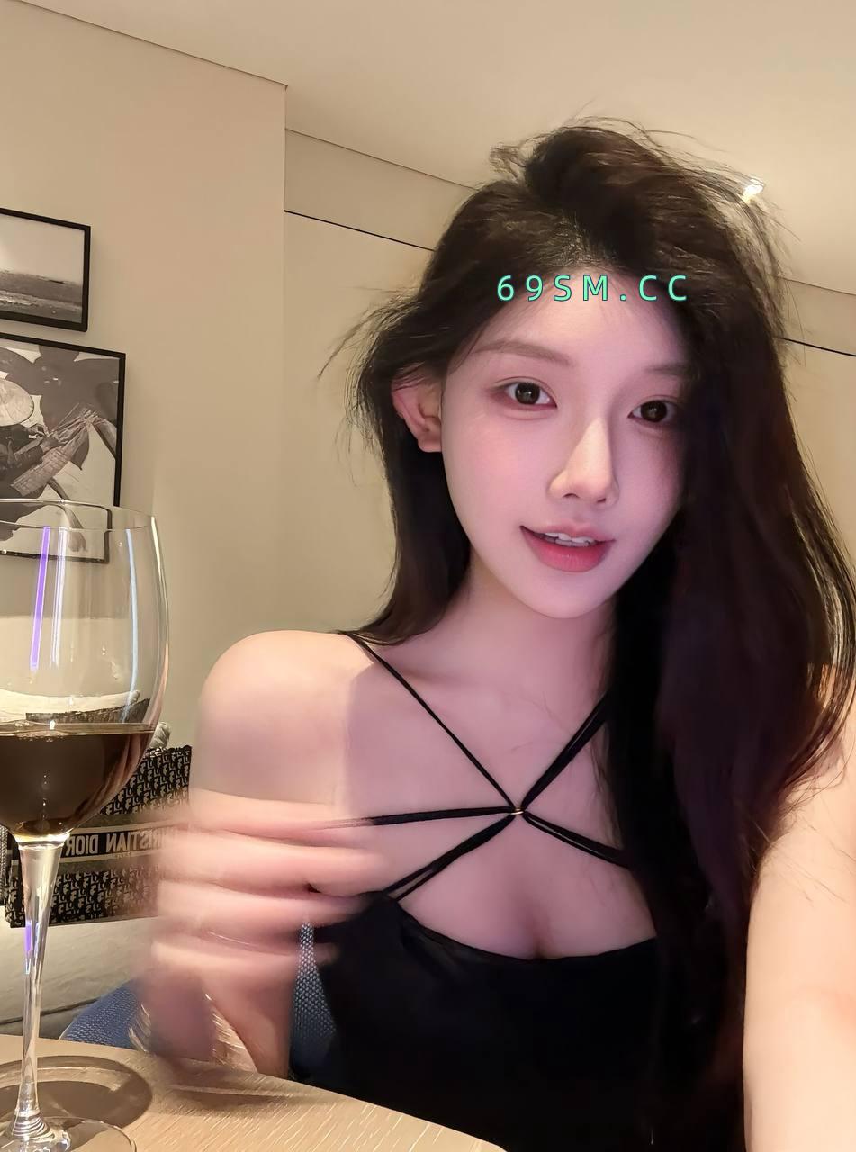 性感大长腿蜜桃臀小姐姐