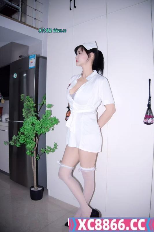 D胸细腰少妇
