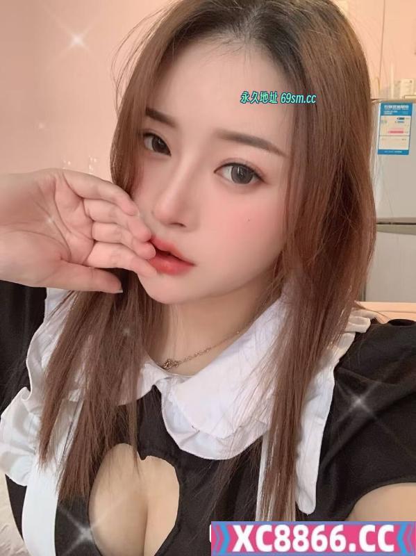 武侯美胸高挑妹子夏颜