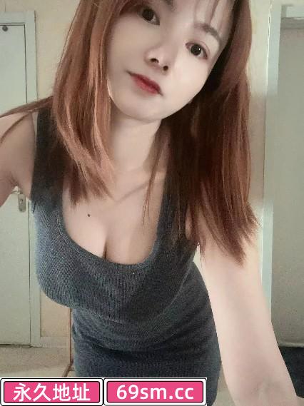 江宁百家湖大胸妹子