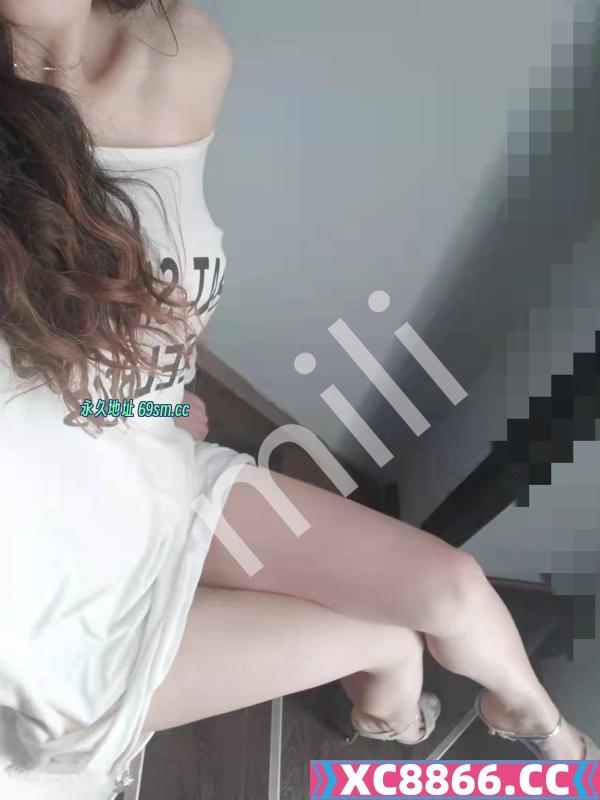 市中心长腿性感御姐
