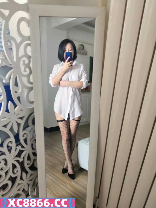 手法按摩调理的美女