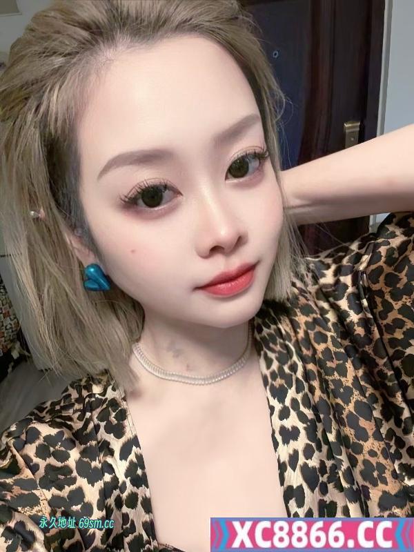 武侯娇小翘臀奶糖