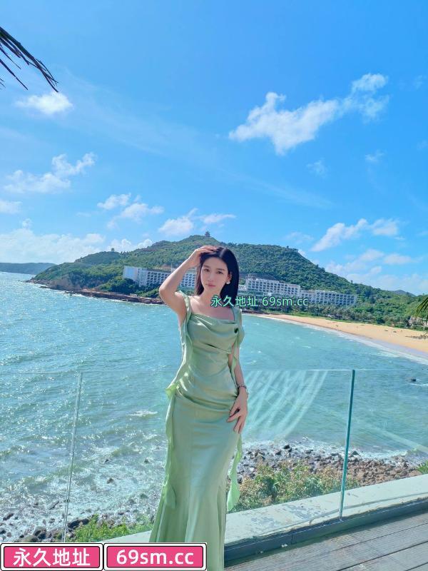 火辣性感身材小姐姐
