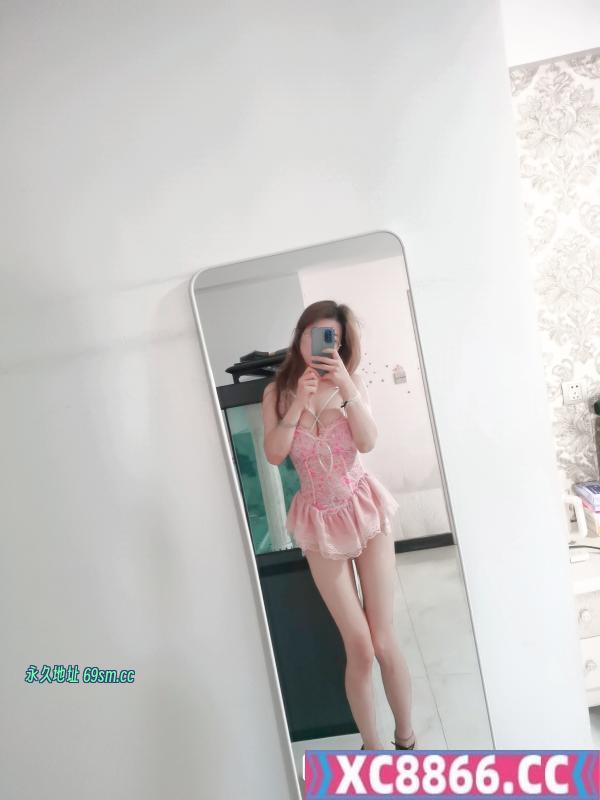 清纯嫩妹大奶长腿鱼儿