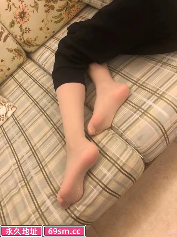 南站丝足妹子