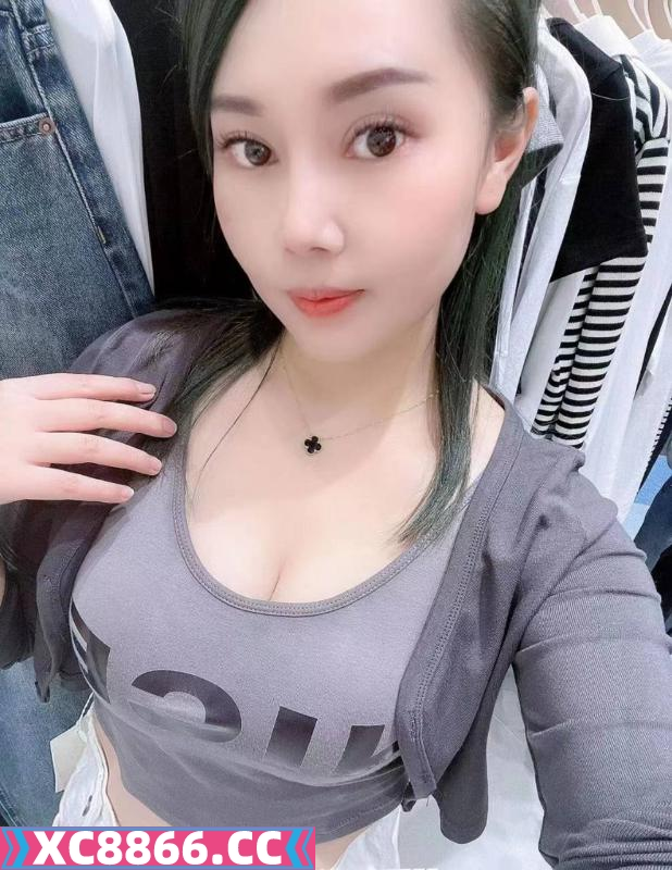 江阴果果大胸身材不错