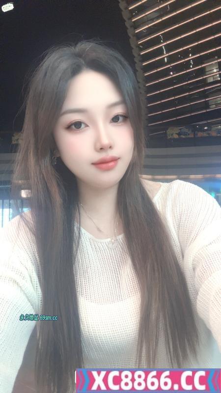天然巨乳小美女