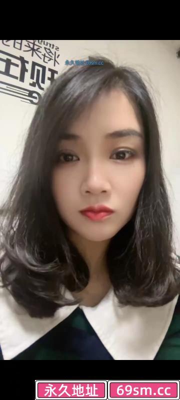 滨湖美妇