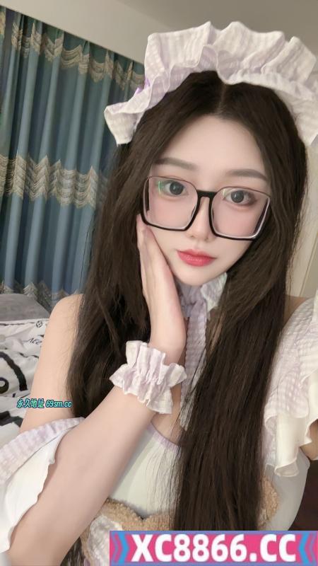 制服可爱小女友