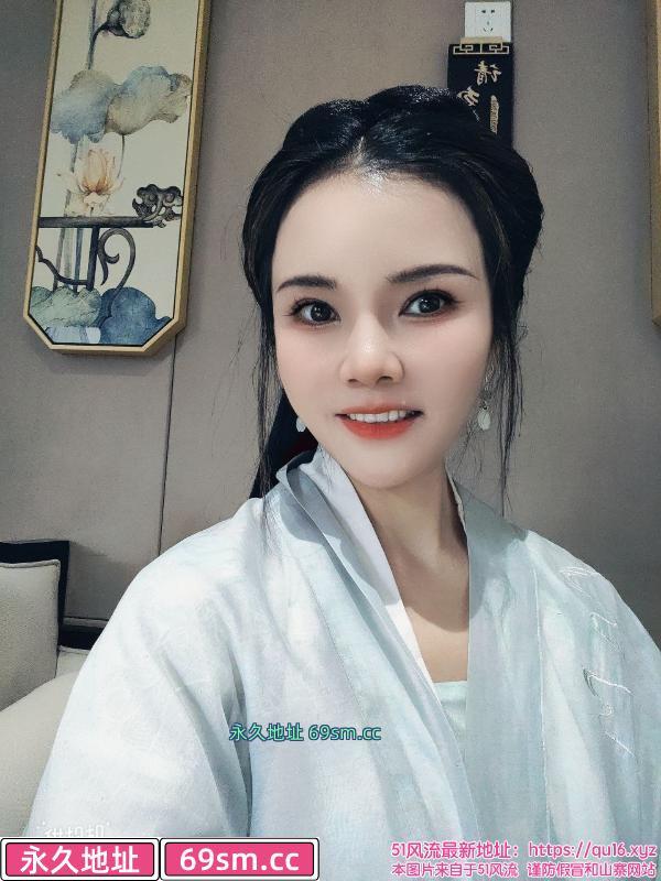 性感黑丝骚臀老师