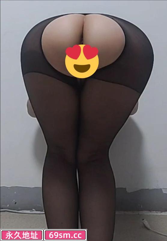 黑丝大屁股骚妇