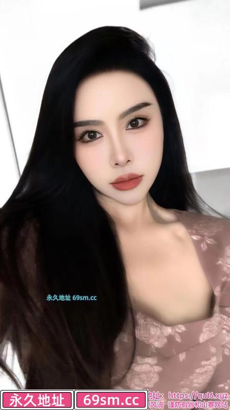 东站大长腿妹子
